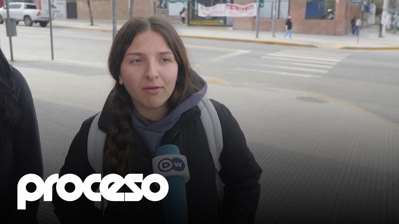 Jóvenes argentinos decepcionados con Milei