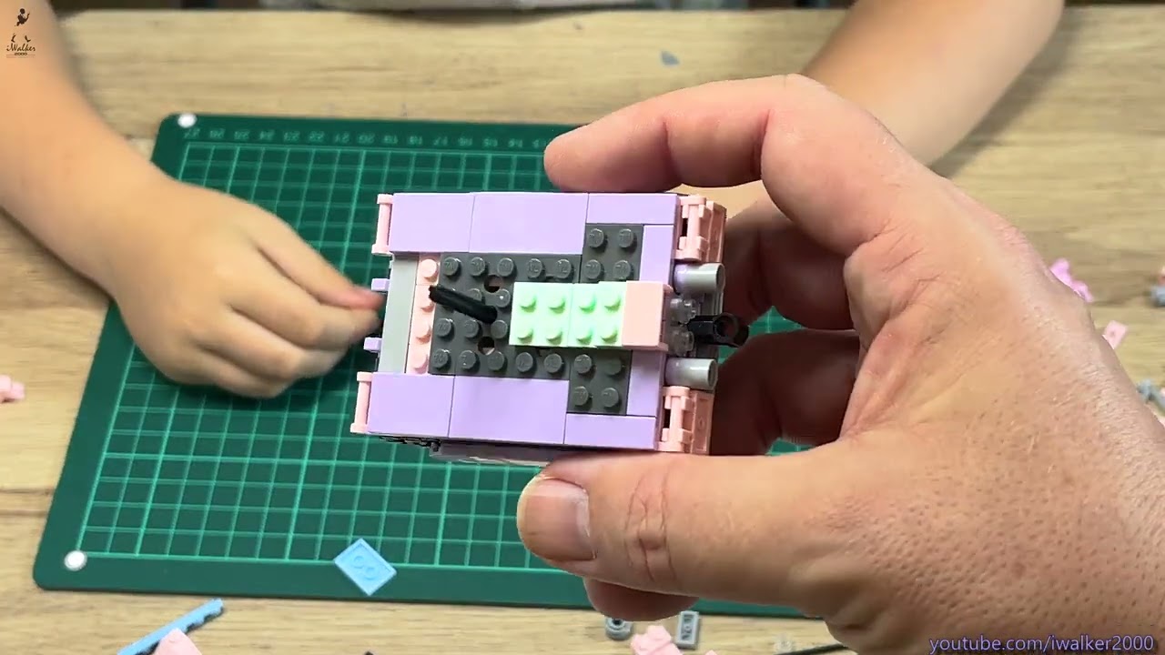 Мини-танки из LEGO в стиле Q: Оливер собирает мимимишную модель танка Somua S35 из минилего