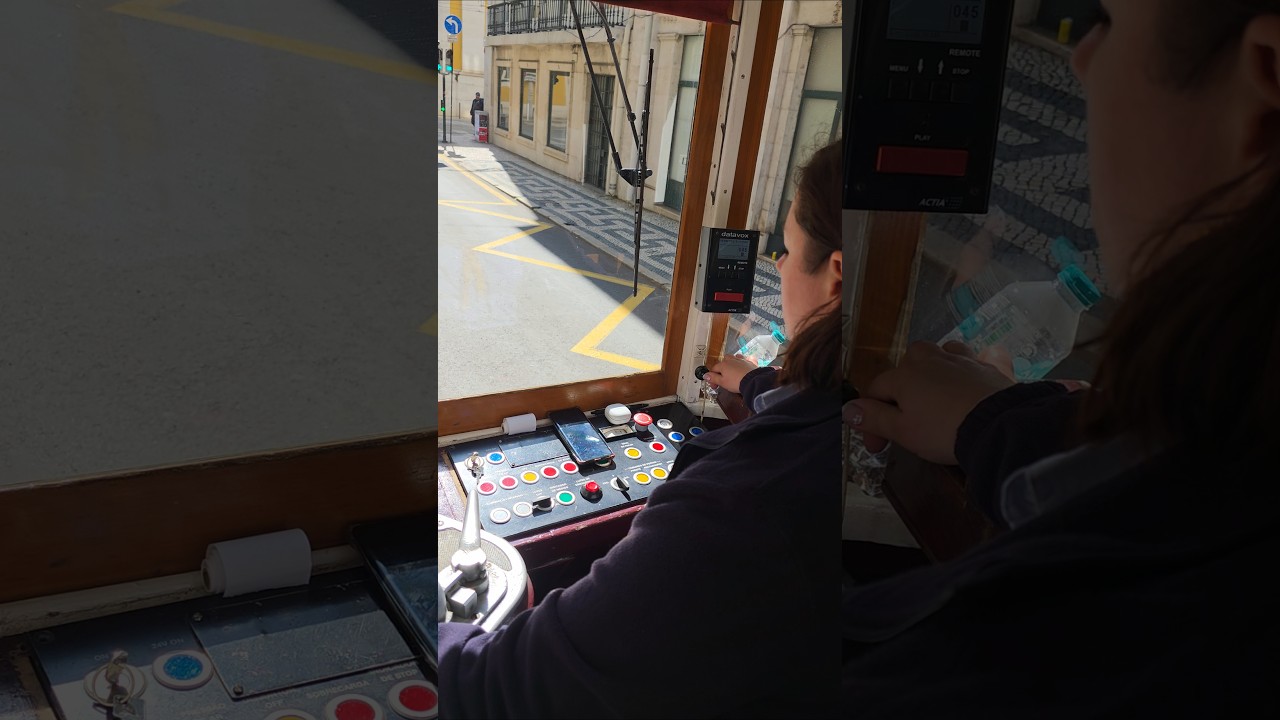 Conducir un tranvía antiguo en LISBOA 🇵🇹  