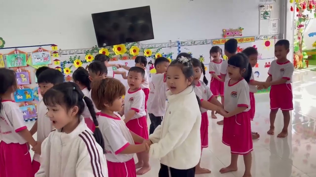 MNPH- Trò chơi lộn cầu vồng