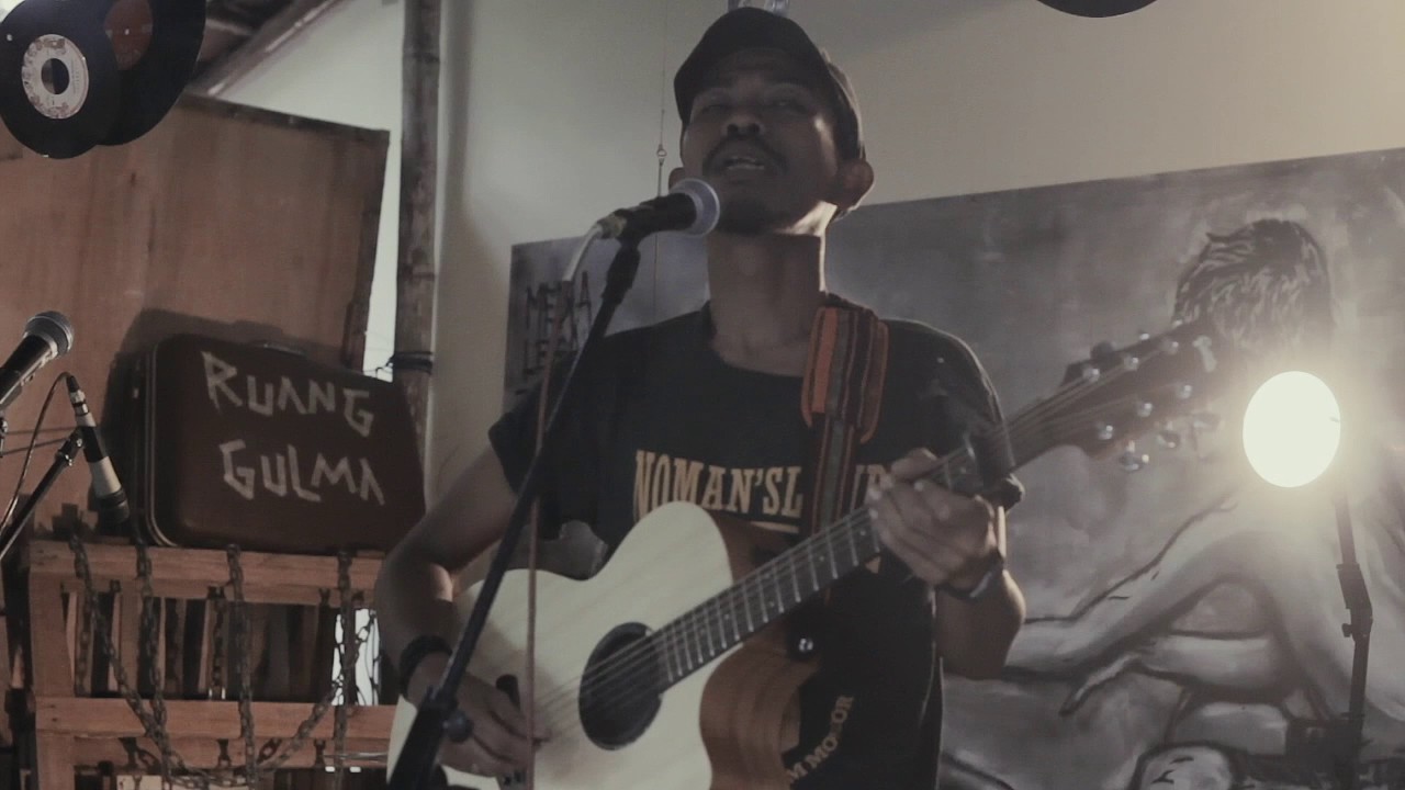 Iksan Skuter - Kuliah (Live at Ruang Gulma)