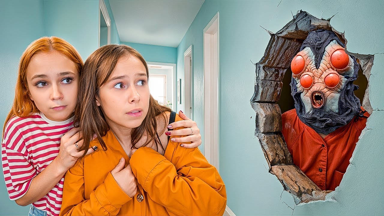 STRASZNE STWORZENIE w domu Amelki ! Co kryje się w ciemności ? 🕷️😳 Halloweenowe historie 🎃👻