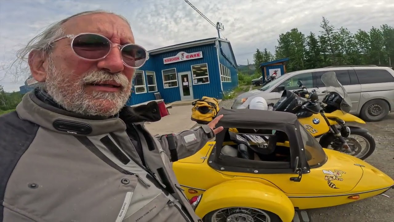 The RumbleBee - BMW 1150 GS w/ Sidecar - Wahoo!