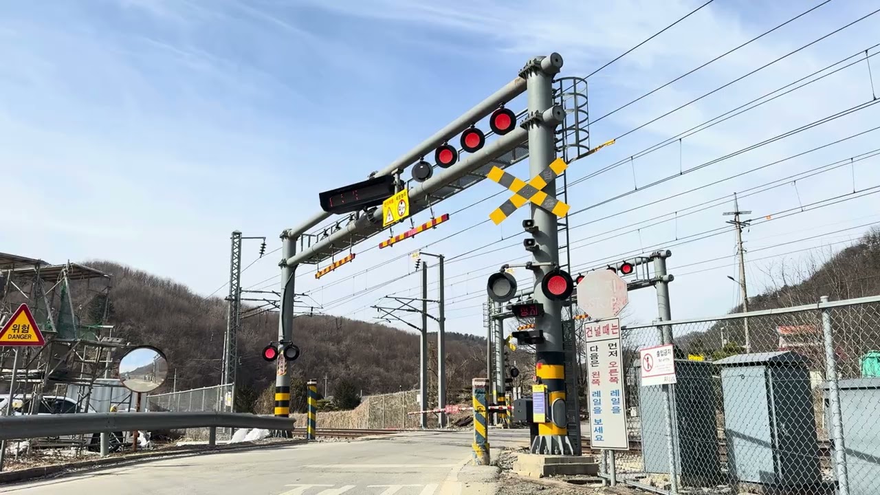 충북선 명서건널목 시멘트열차 3130 정기화물열차 