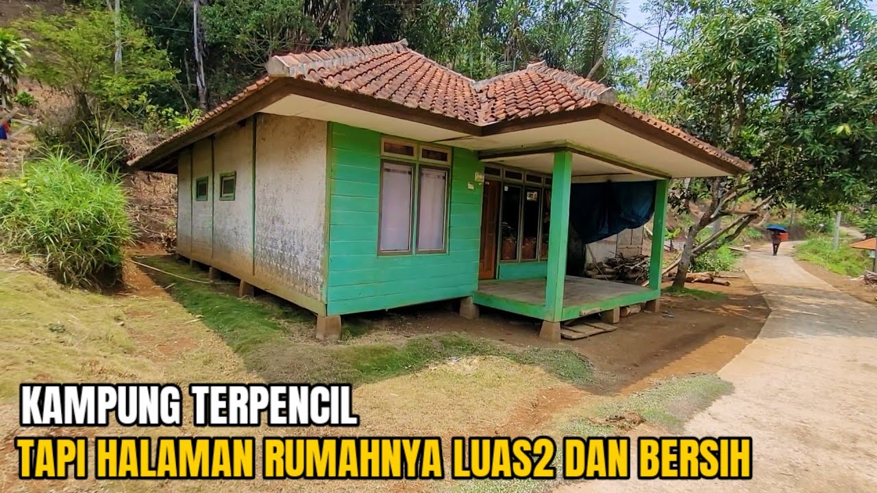 KAMPUNG INI PALING POJOK, TERISOLIR DAN BERADA DIPEDALAMAN BANDUNG BARAT. TAPI HALAMAN RUMAH BERSIH