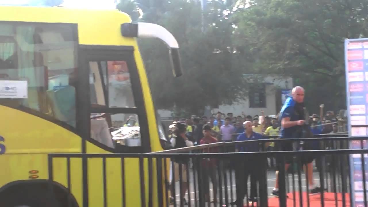 KERALA BLASTERS ARRIVAL 😍💛| 2014 SEMI FINAL vs CHENNAIYIN FC | ISL SEMI FINAL KOCHI