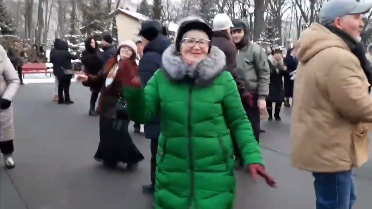 ЦЕЛУЙ ЦЕЛУЙ ЦЕЛУЙ МОЯ КОНФЕТОЧКА!!!КАК БЫЛО РАНЬШЕ  ПАРКЕ ГОРЬКОГО