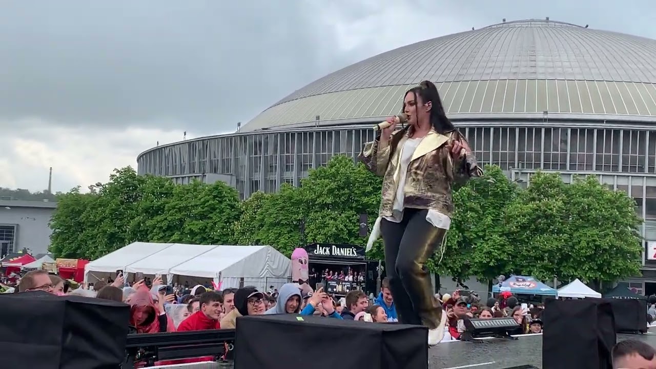 Ewa Farna - Uvod, Tělo, Na ostří nože (Brno, Brněnský Majáles 2023, 06.05.2023)