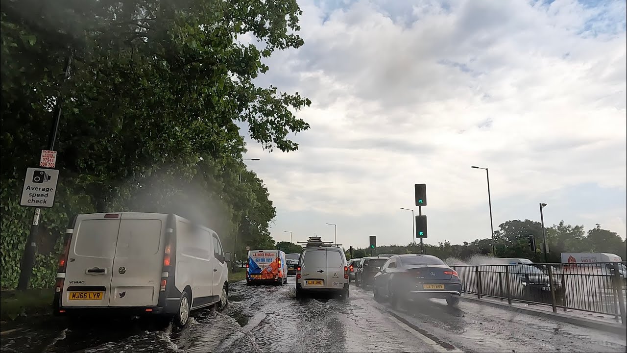 Driving in London Heavy Rain Floods | Difficult conditions | Stanmore to Holloway Islington