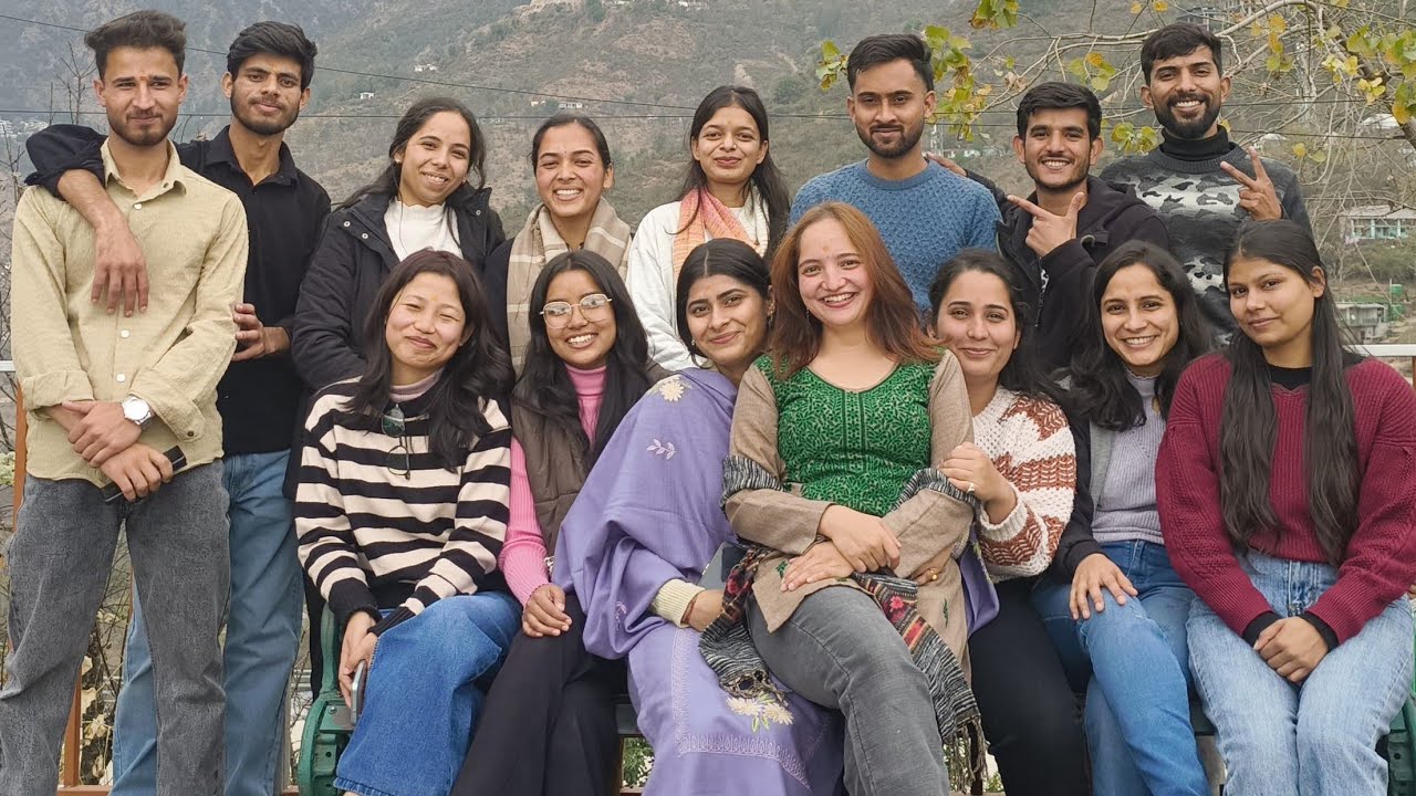 Files khatam hone ki khushi Jahir kerte student teachers 😀😅☺️