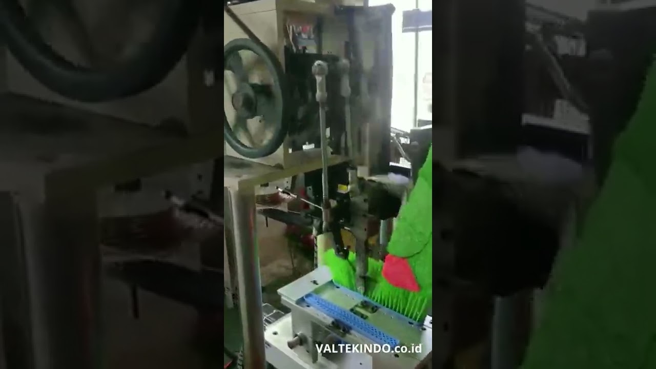 Mesin Pembuat Sapu Sikat