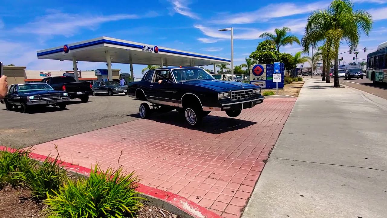 Lowriders stop traffic