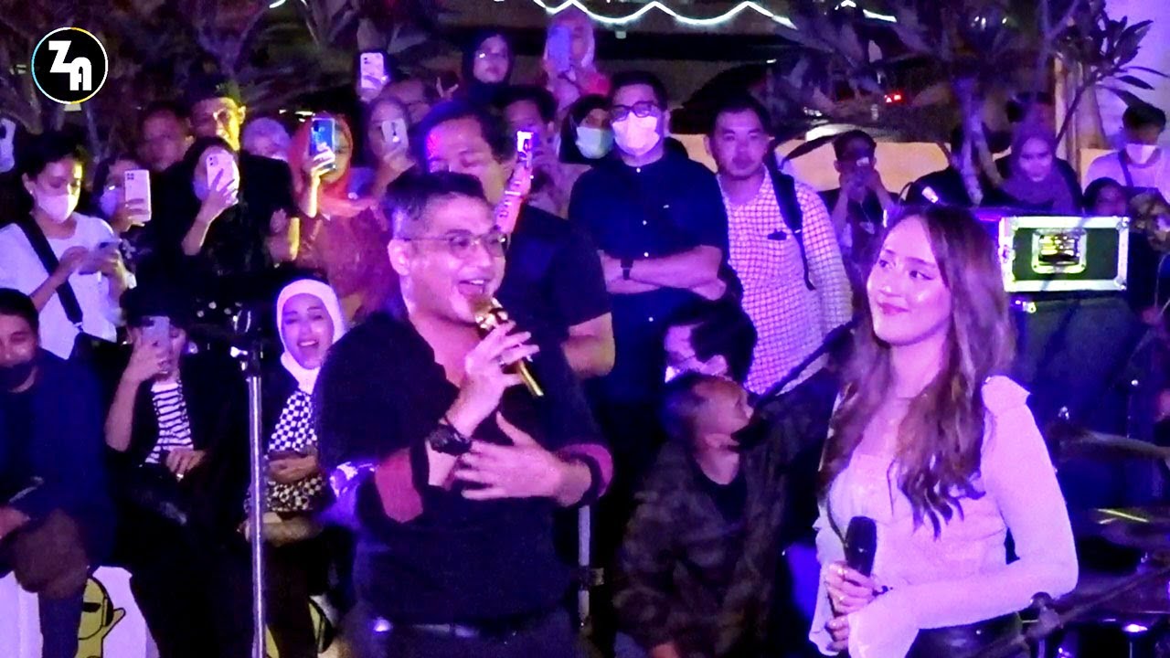 Perdana! UNGU feat GIA SABILA - Rindu Berat (Anjungan Sarinah 06 Sept 2022)