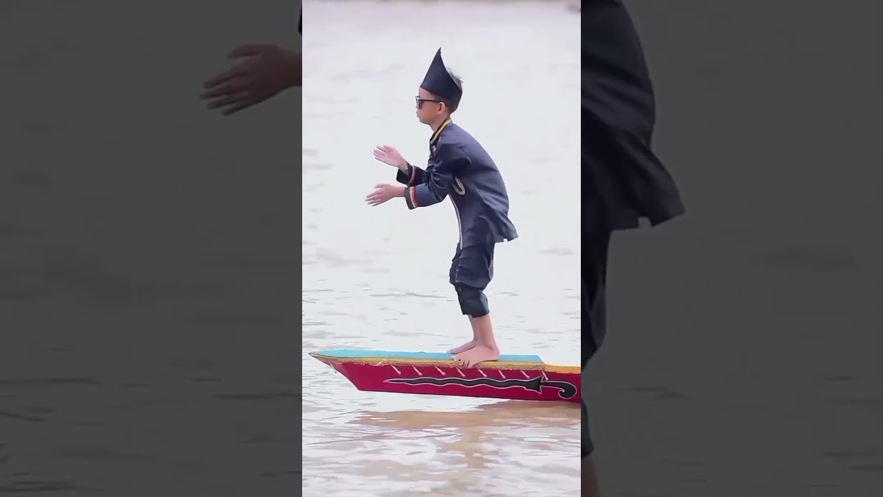 Indonesia&rsquo;s Epic Boat Races Pucu Jalur. #Indonesia #boatracing  #aurafarming #trendingshorts