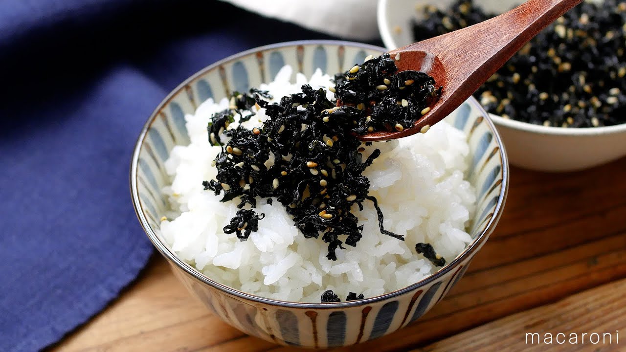 【わかめのふりかけ】手作りできるの知ってた？！細かく砕いたわかめで作る♪混ぜ込みご飯にも｜macaroni（マカロニ）