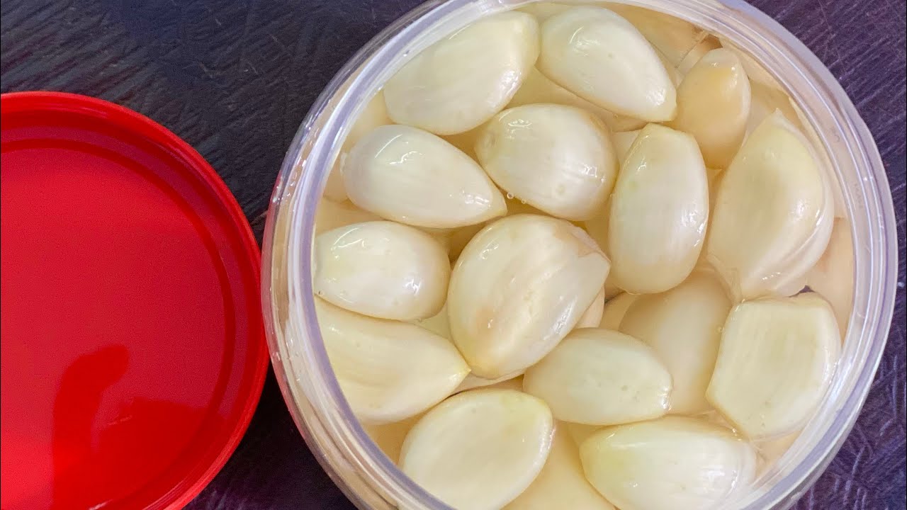 របៀបធ្វើជ្រក់ខ្ទឹម - How to make pickled garlic- Vichheka SOK