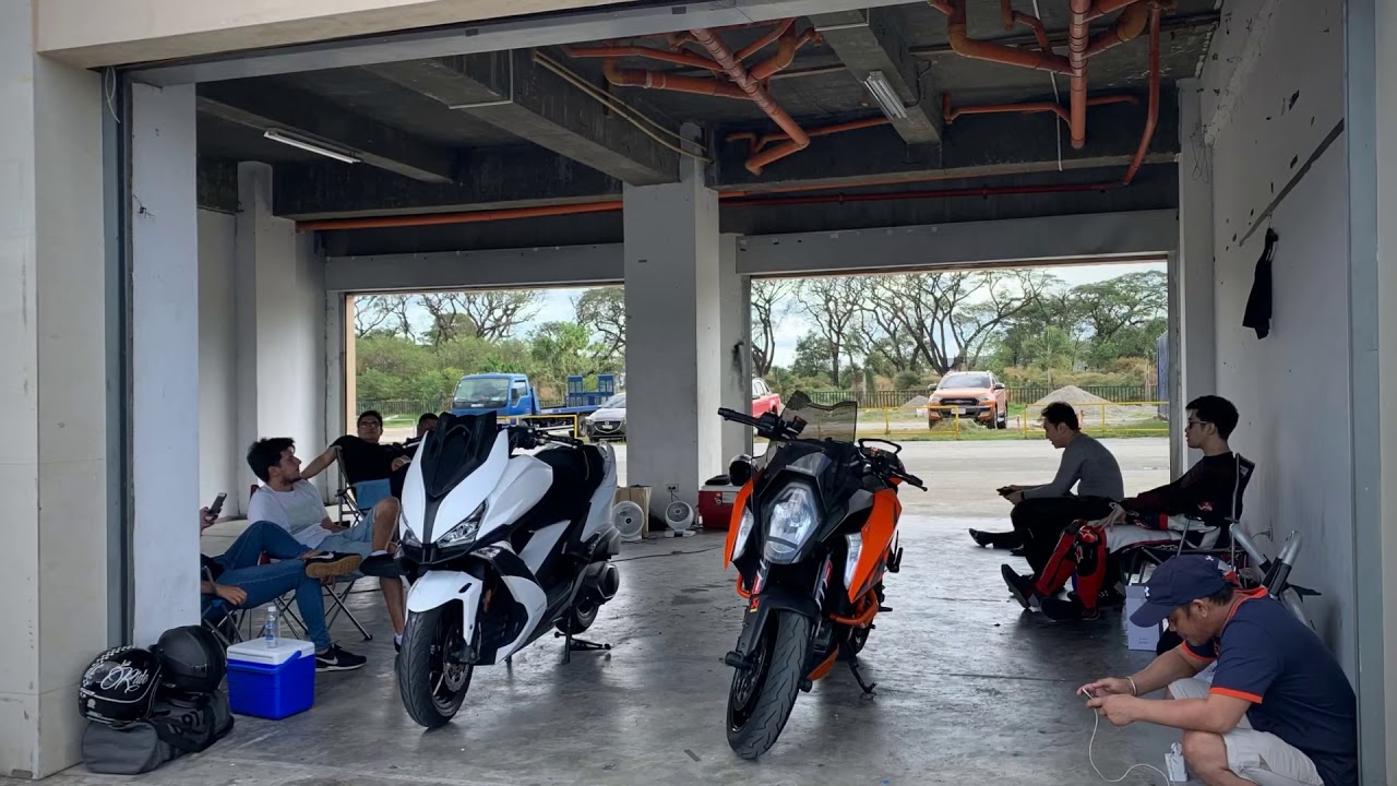 BRZ with 2-wheeled friends trackday