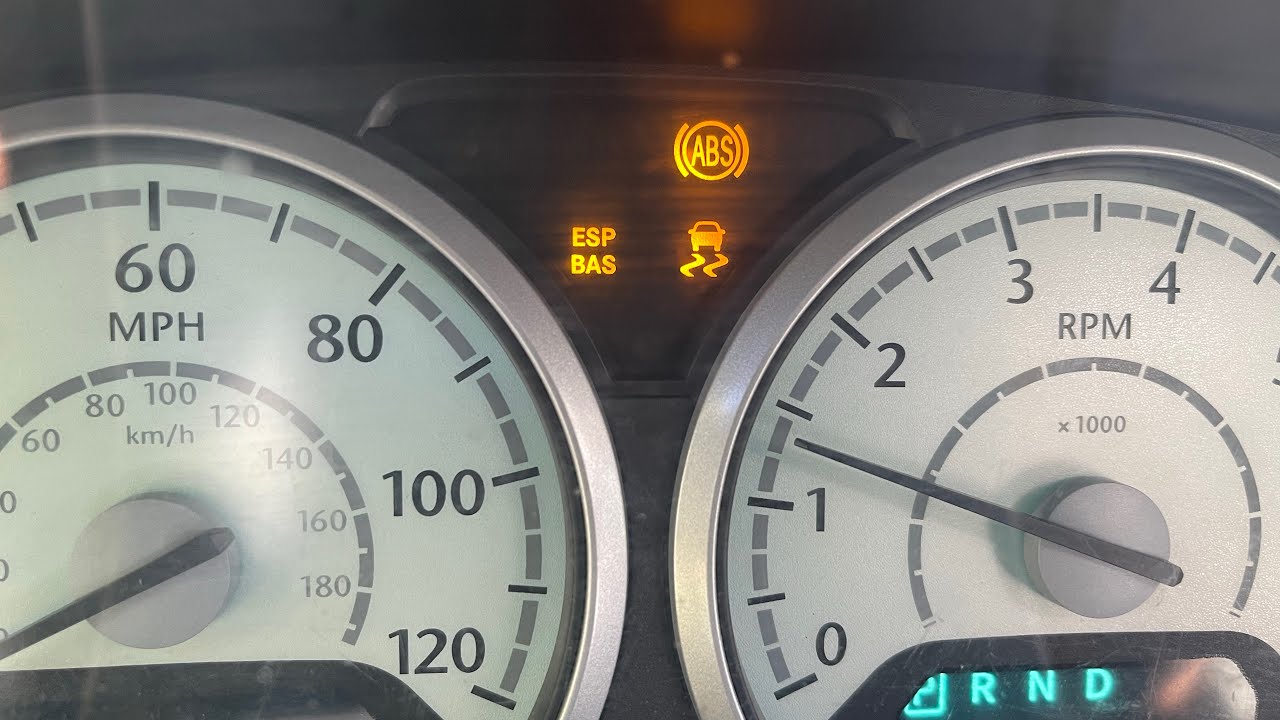 Как снять ABS, ESP, BAS и фонари бокового освещения. ПРОСТОЕ решение. Chrysler Town & Country (20...