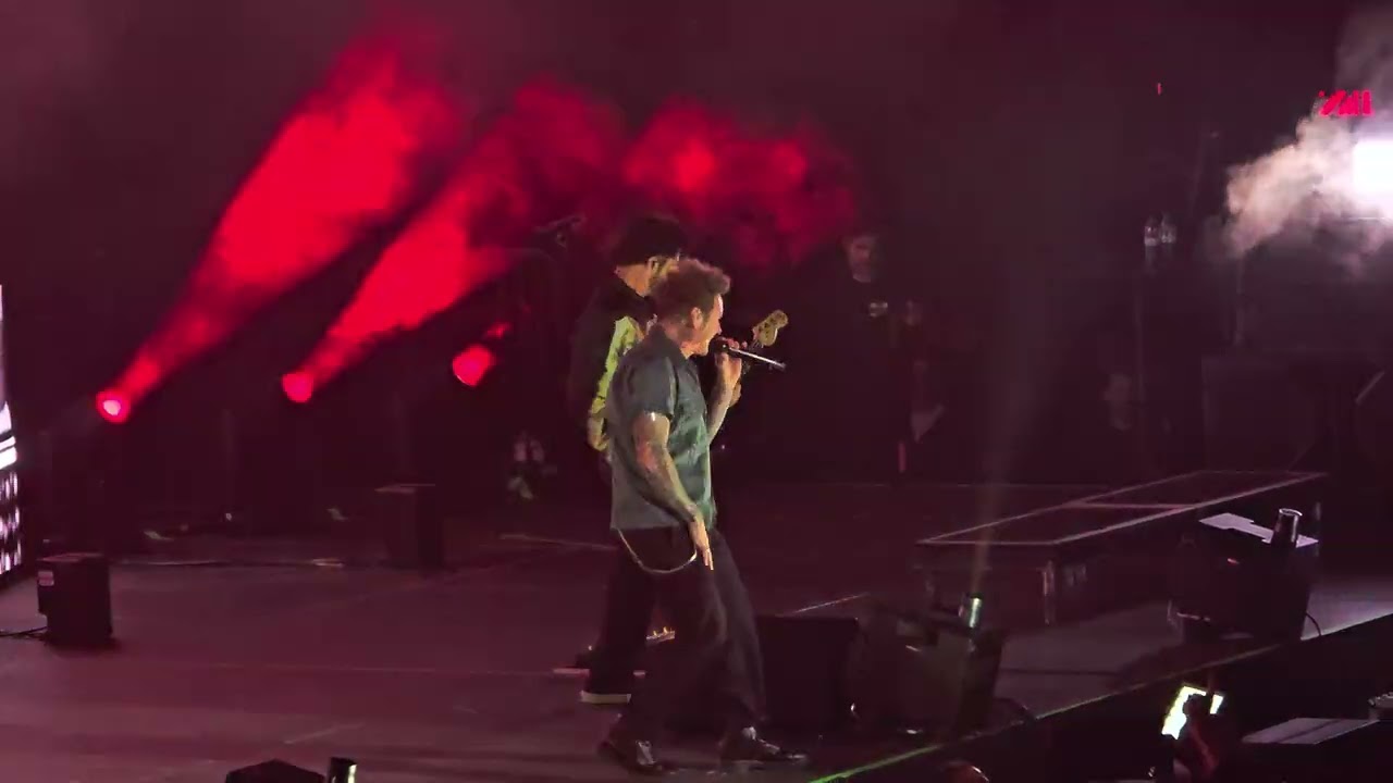 Papa Roach - Getting Away With Murder - Live in Laval 2025-12-08