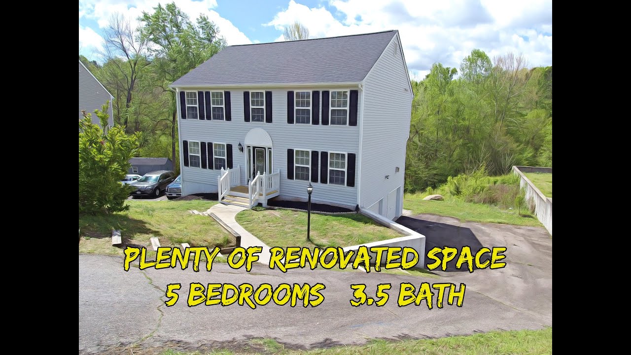 Beautiful Renovated Chesterfield Home w/ Finished Basement & Garage ++$279,950++