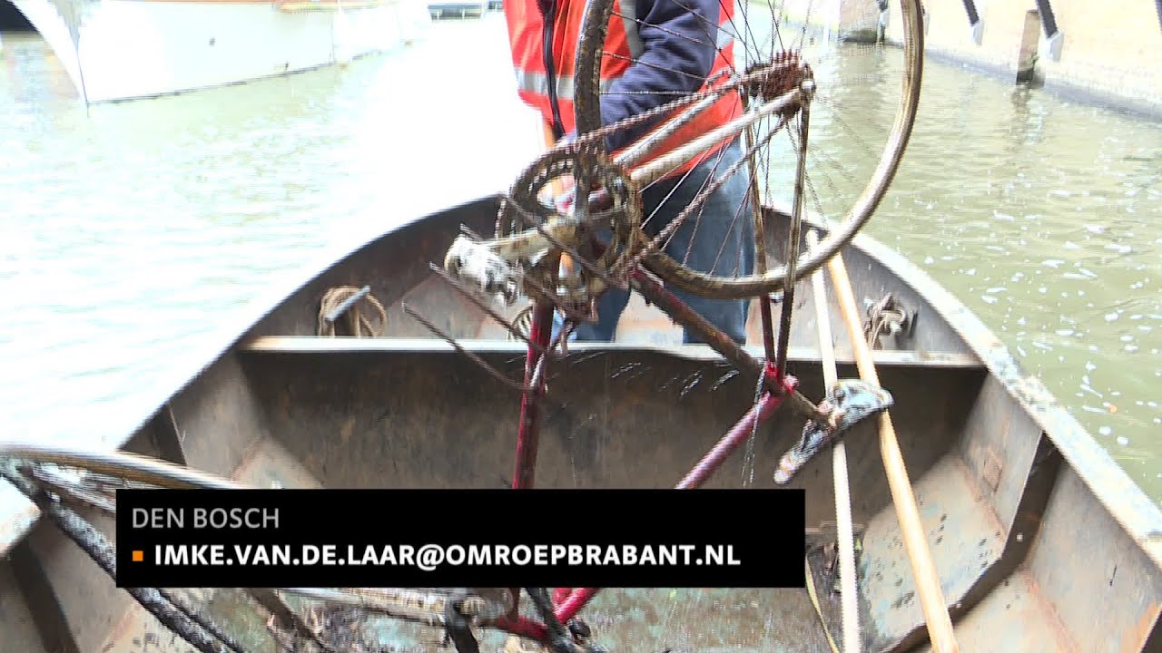 Leo Valentijn stopt na 42 jaar als baggeraar van de Binnendieze in Den Bosch
