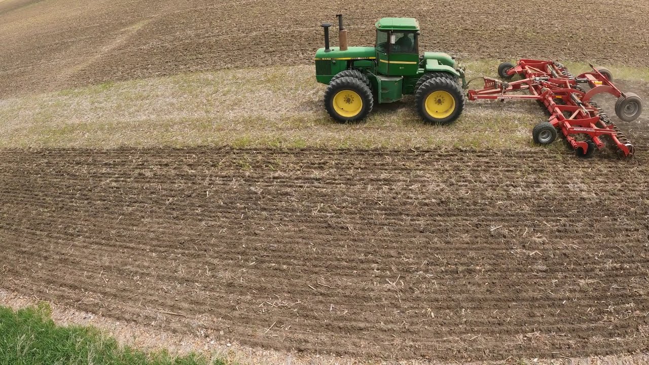 Spring Planting Action - The Soil Smells Good - Chasing 5 Farmers - Case IH - John Deere - Horsch