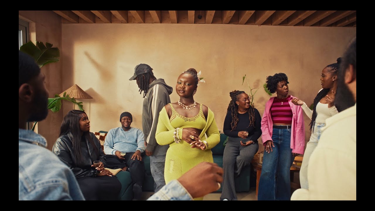 Lizzie Berchie - Happiness (Official Video)