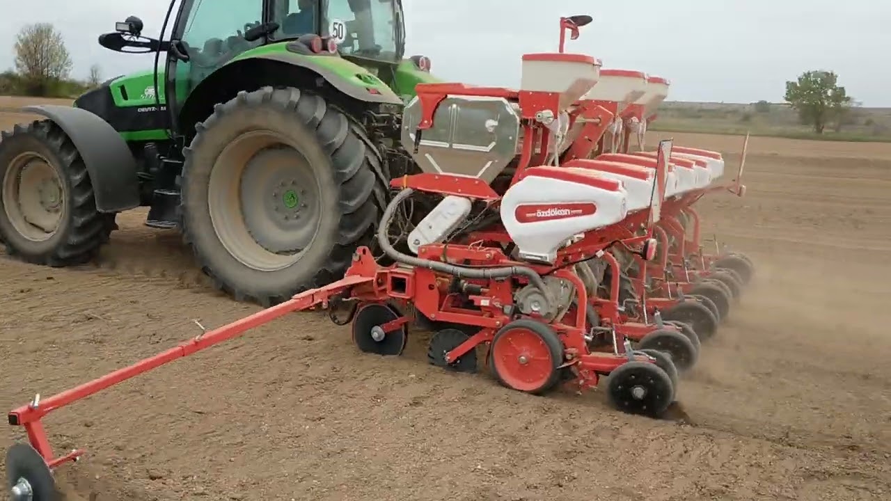 Deutz-Fahr 5130TTV con sembradora monograno Ozdoken