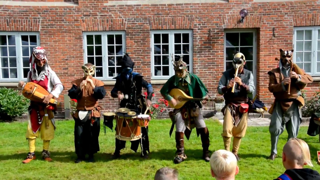 Middelalder-musik p&aring; Middelalderdage p&aring; Voergaard Slot