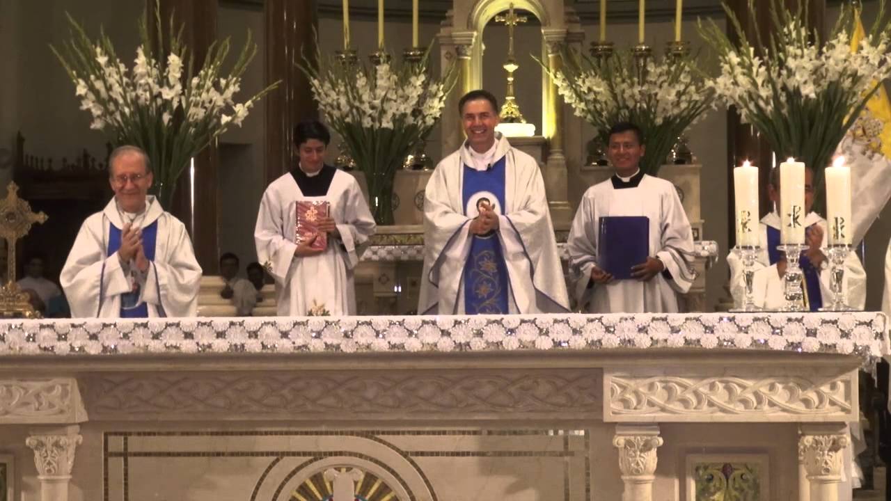 El Rector Mayor  celebra misa en la  Basílica de María Auxiliadora