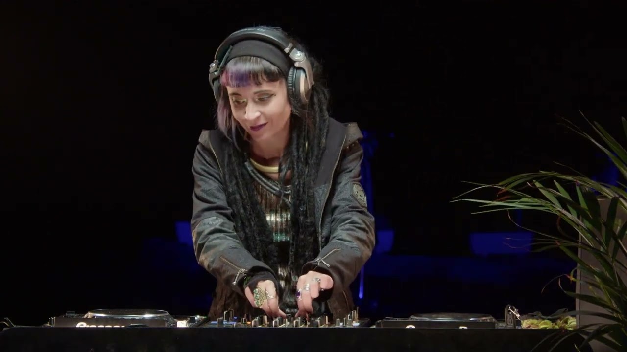 DJANE PSYNONIMA: HiTech PsyTrance Session con Yacxilan Artwear Barcelona