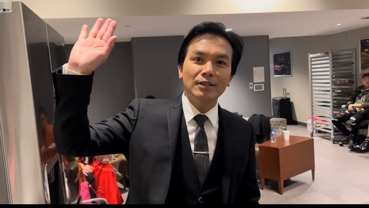 Gặp Ca Sỹ Mạnh Quỳnh chúc Tết khán giả trên Huy Family Showbiz.