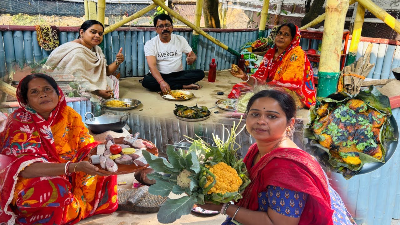 আমার পুকুর পাড়ের টাটকা সবজি ভাজা আর কলার পাতায় ভোলা মাছের পাতুরি রান্না॥