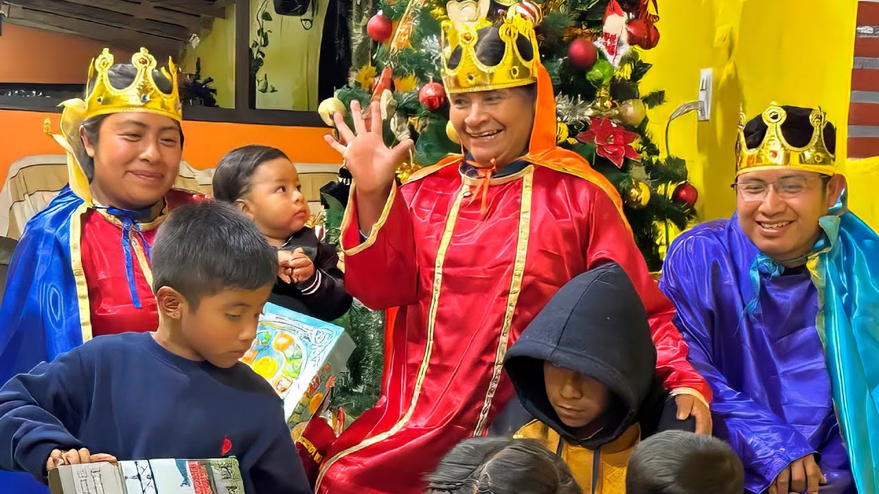 Nos disfrazamos de Reyes Magos para sorprender a nuestros niños