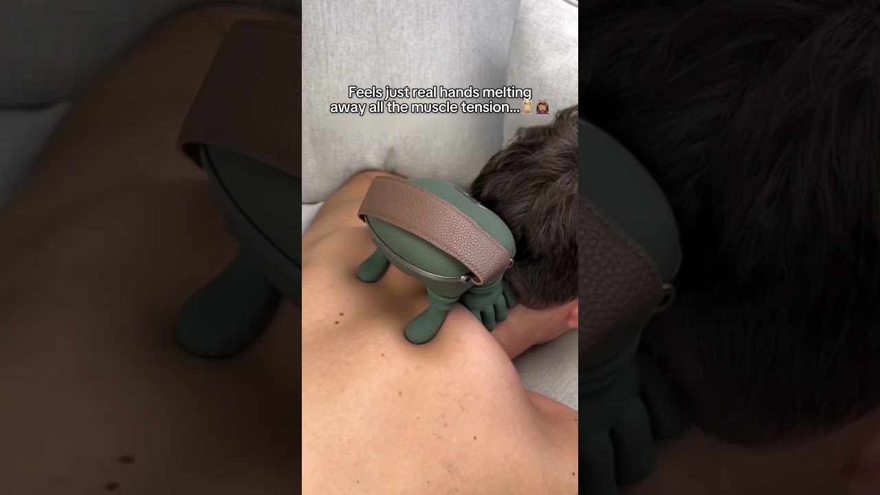 It&rsquo;s like having my own personal masseur at home!🤩#massager #backpain #relax #massagemachine