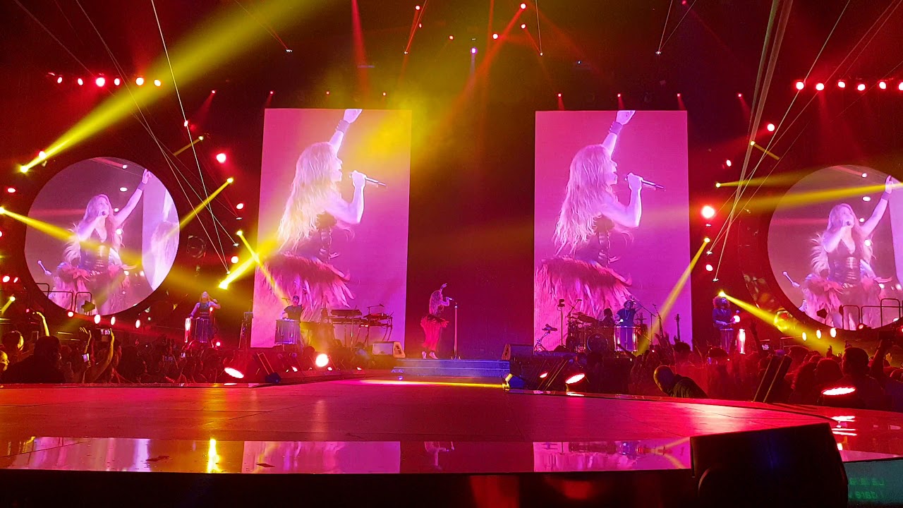 Shakira - La la la - Waka waka - El dorado world tour