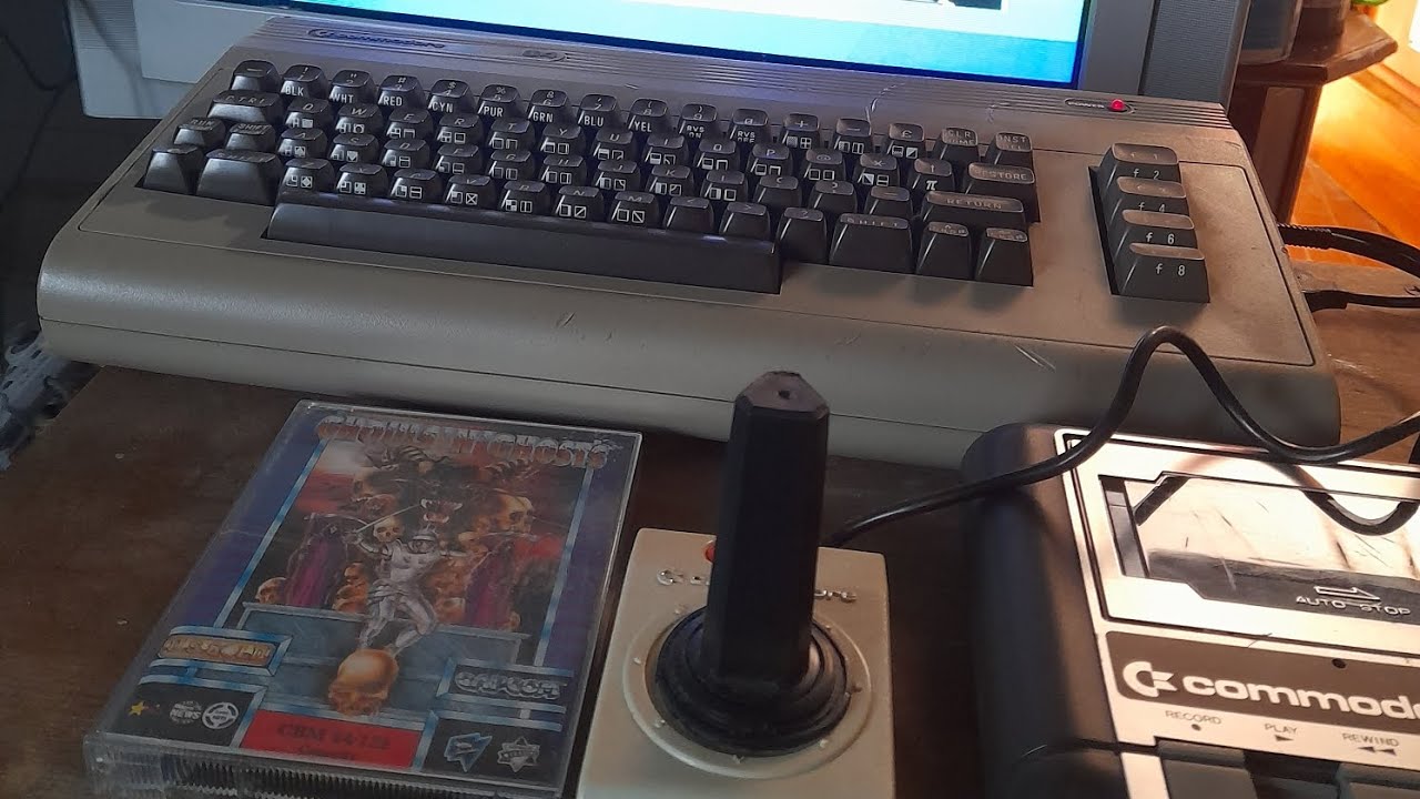 Commodore 64 Recuperato in un mercatino dell'usato - test con cassetta gioco Ghouls'n'Ghosts