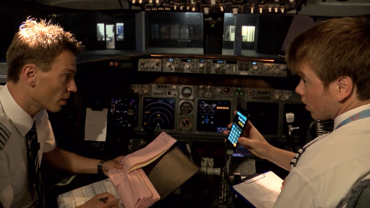Experience flying with a pilot in the cockpit of a Boeing 737! - Part 1