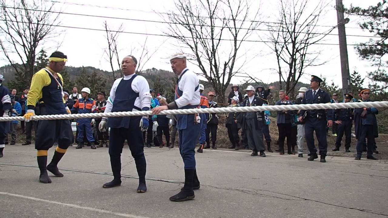 2016諏訪大社下社御柱祭春四木落し御柱を支える裏方たち 追掛綱切断！