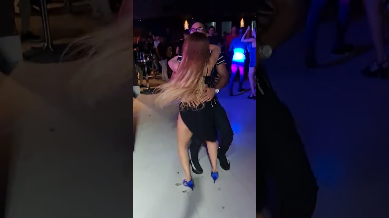 A GALEGA FORROZEIRA É AGONIADA NO PISEIRO BOTOU PRA QUEBRAR COM O KUQUE 😄😄😄