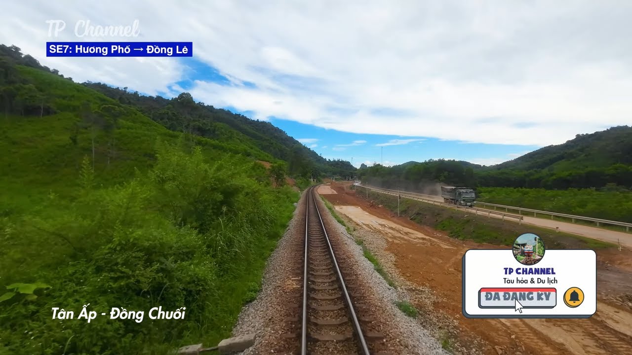 Ngắm Cảnh Hành Trình Tàu SE7 Qua Phía Bắc Quảng Bình | Tàu Qua Cua Bóng Đèn Đèo Khe Nét Hùng Vĩ