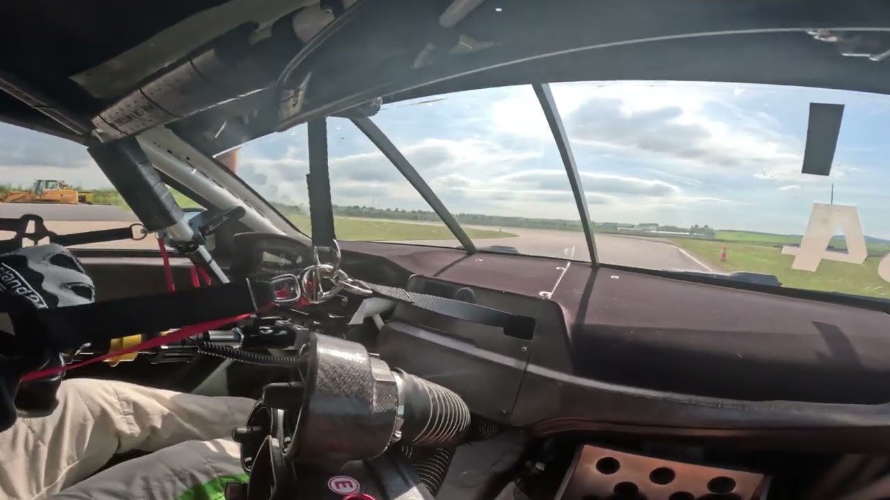 BMW M4 GT4 au circuit de Mirecourt!