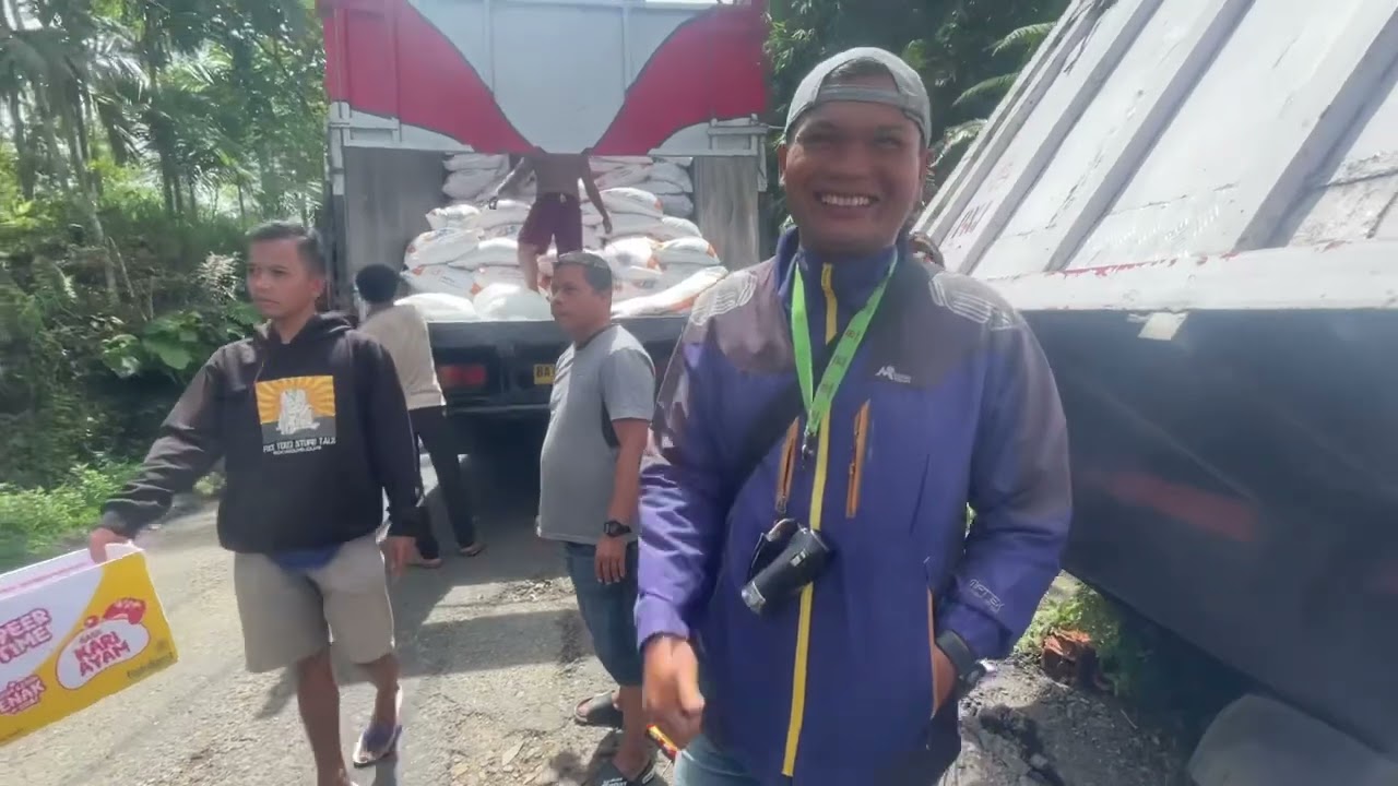 Als 06 Terjebak Macet‼️Truk Muatan Makan Ikan Keluar Jalur