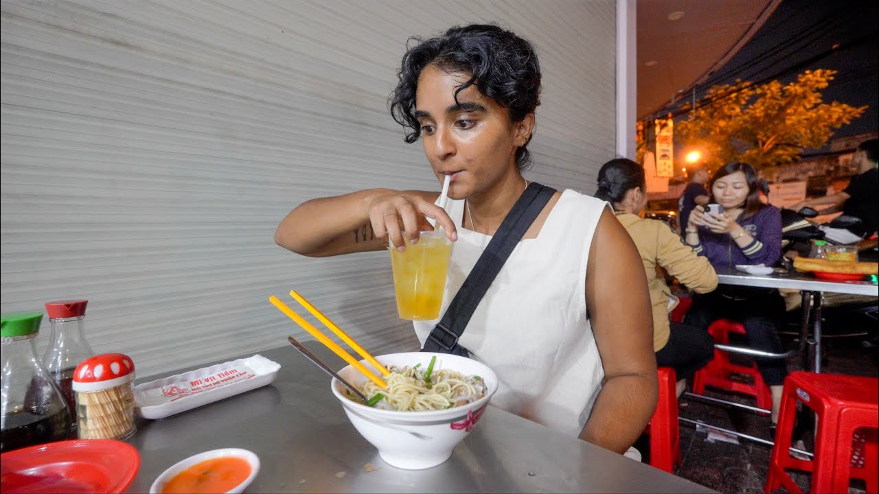What to Eat in Hanoi Vietnam