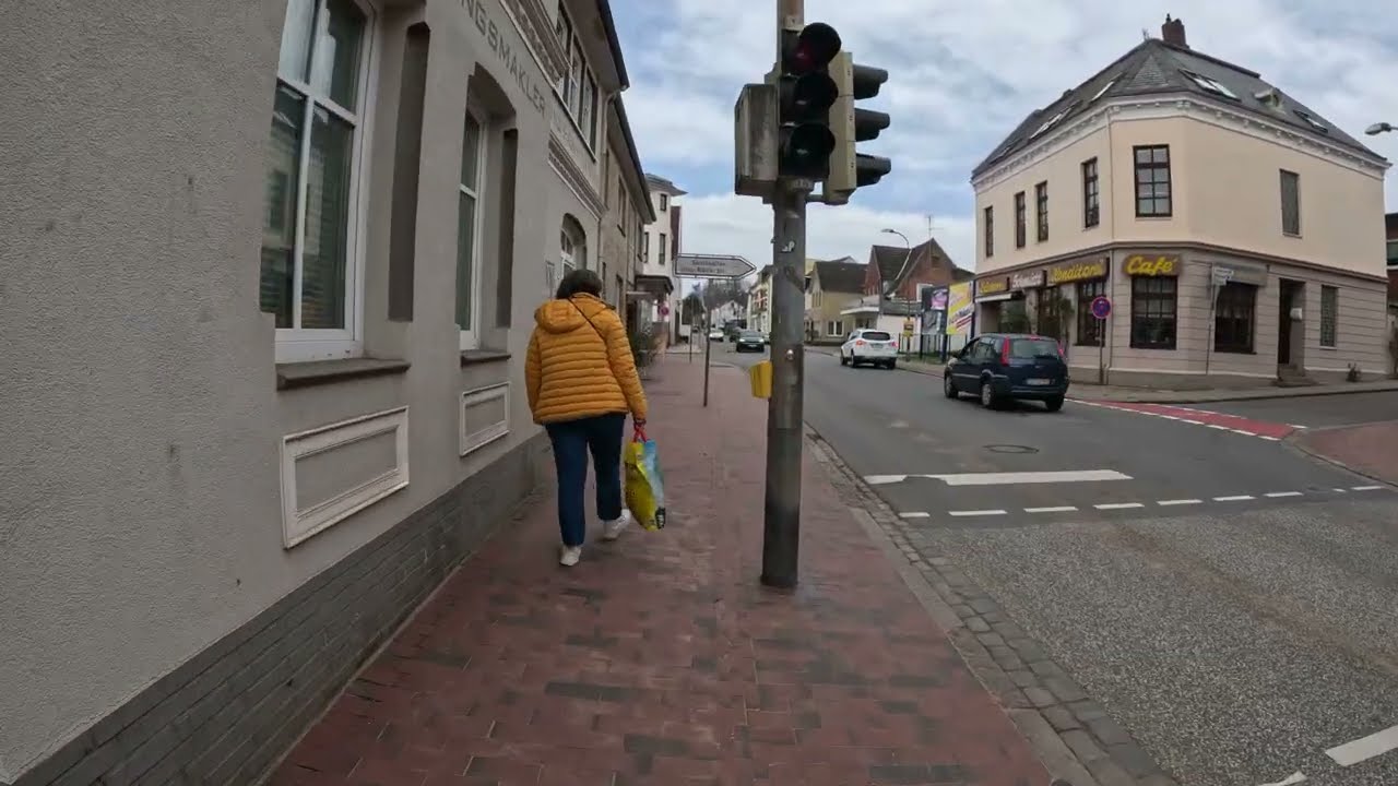 Kellinghusen | Walking in a German Town