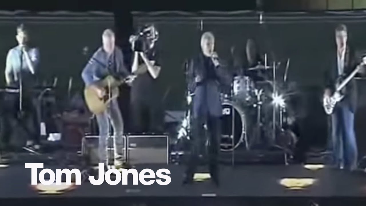 Tom Jones - Raise A Ruckus Tonight (Live at The AFL Grand Final, 2014)
