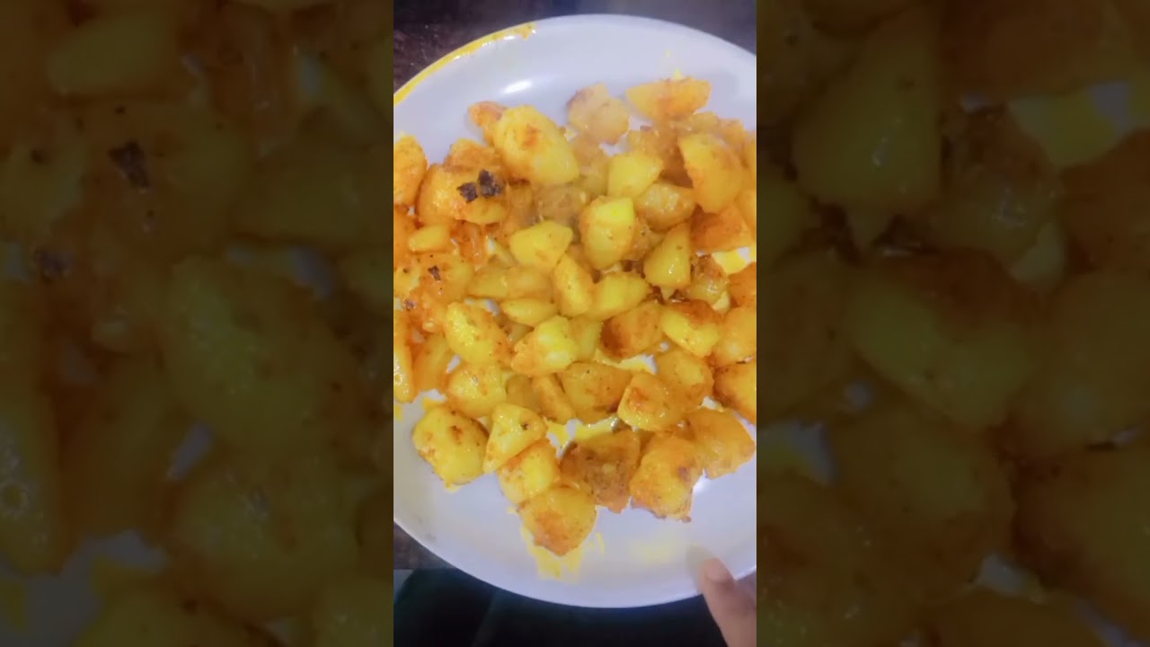 Aloo , Ande ,hare matar ki recipe ghar k bna #  potato ,egg ,green pea ki recipe   Home made 