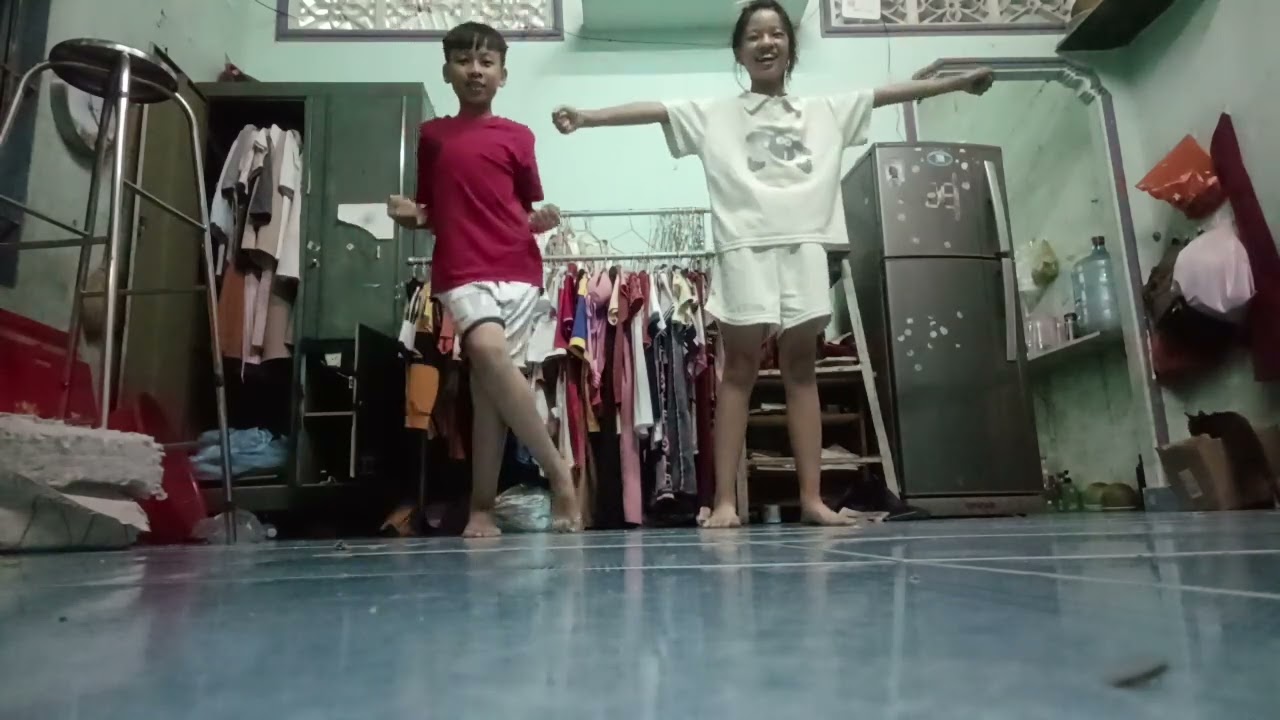 Văn Duy. Thanh Tâm tập thể dục 