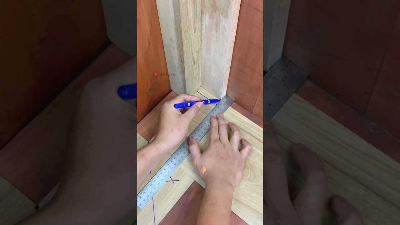 Why Didn't I Know This Vinyl Cutting Trick Sooner?! 🔥 #vinylflooring #diytips #floorhack