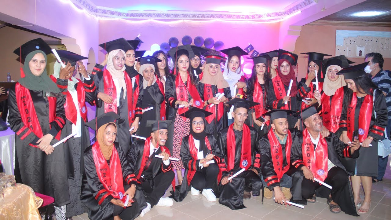 حفل تخرج طلبة جامعة ابن زهر وارزازات شعبة اللغات الاجنبية وشعبة إدارة الإنتاج السمعي البصري 2021
